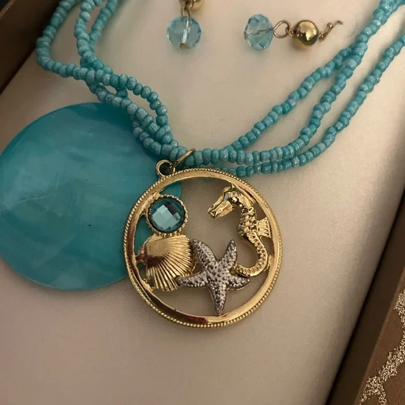 Jules B Turquoise and Gold Necklace and Earring Set Beach Seahorse Starfish - Picture 4 of 4